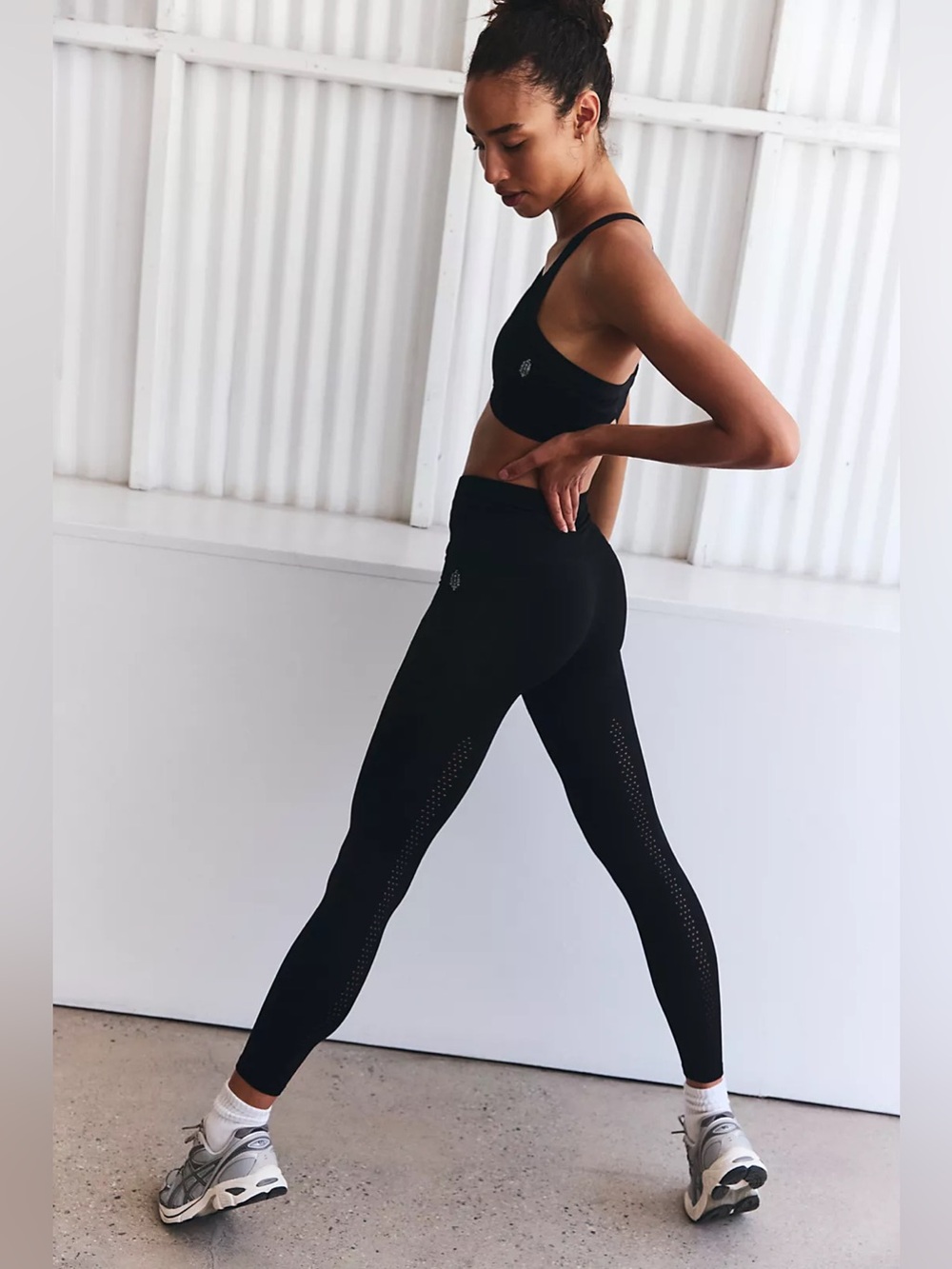 NWOT FREE PEOPLE MOVEMENT HIGH-RISE 7/8 LENGTH GOOD KARMA LEGGINGS SOLID BLACK